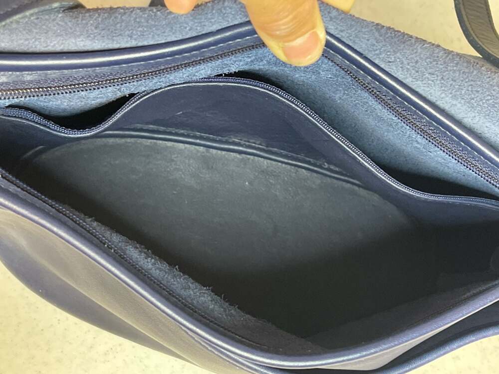 Vintage Coach Fletcher Crossbody Flap Bag in Navy Blue Leather - Picture 8 of 13